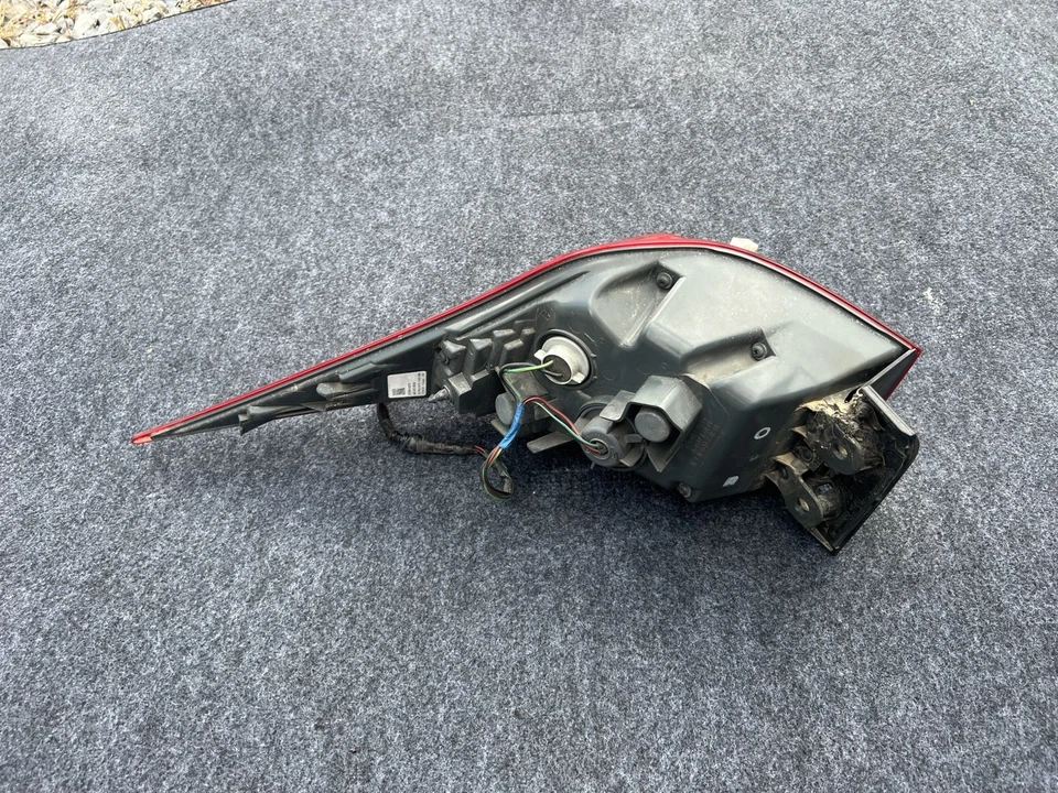 Lexus IS250 IS350 2014 2015 2016 luz trasera LED pasajero derecho derecho derecho Foto 4 de 4