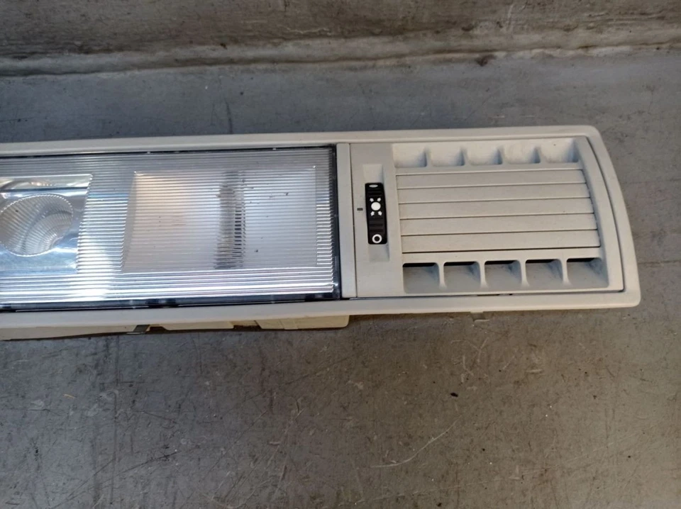 VW TRANSPORTER T5 BUS 1.9 TDI Luz Interior Trasera 7H5947105 - Imagen 4 de 4