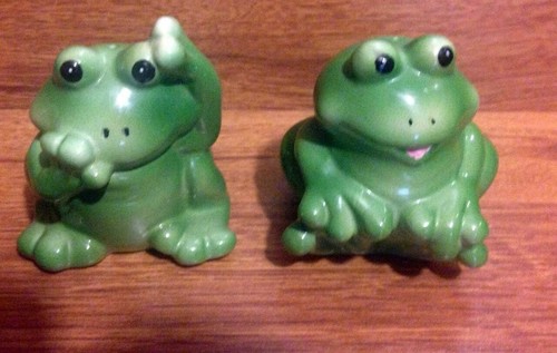 Vintage Playful Baby Frog Salt & Pepper Shakers - 1980's - Picture 2 of 5