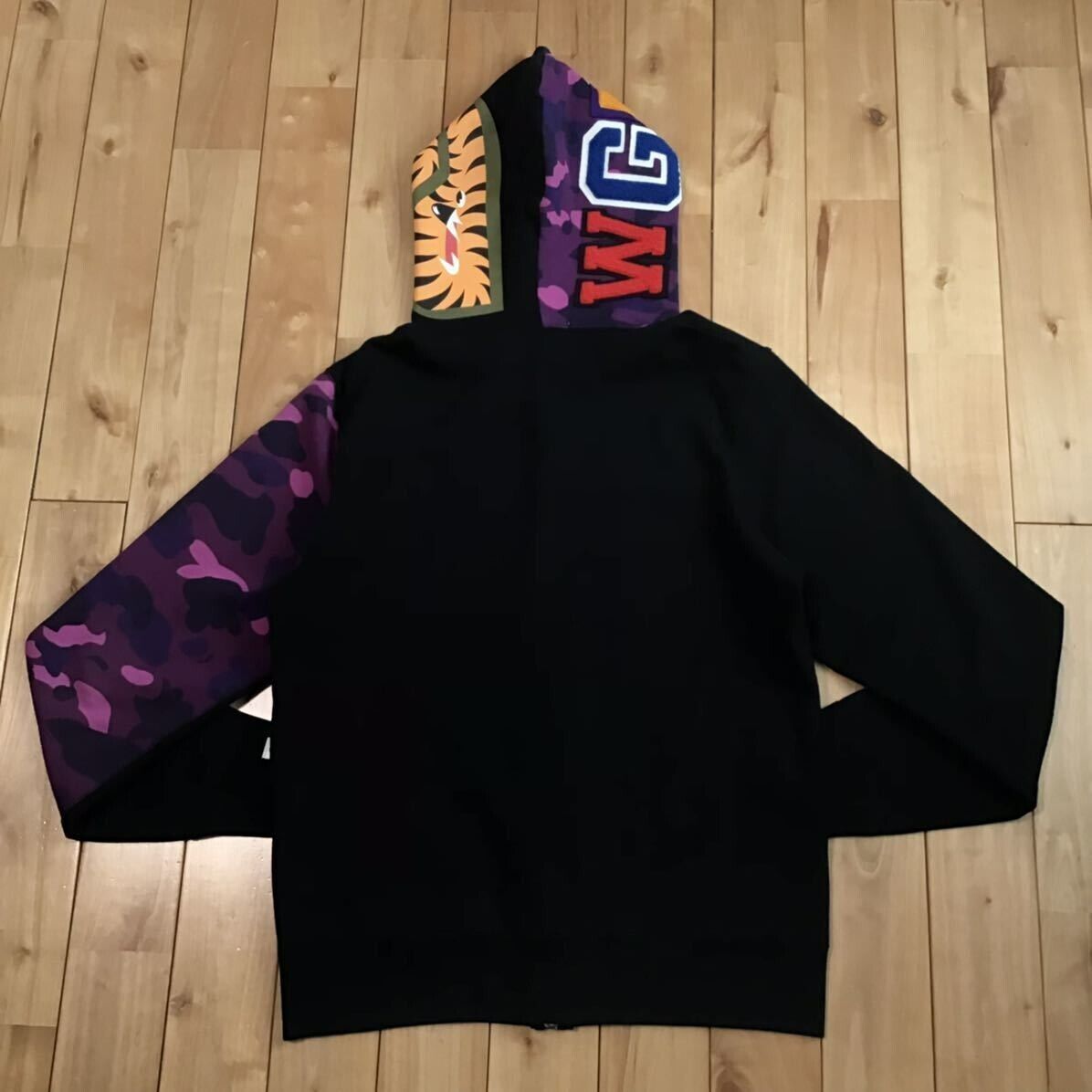 BAPE Purple camo x black shark full zip hoodie NIGO A BAPE Purple camo x black shark full zip hoodie NIGO A