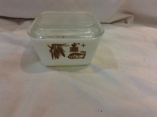 VINTAGE PYREX BROWN WITH CAT REFRIGERATOR DISH