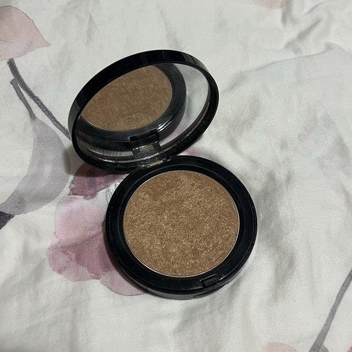 Bobbi Brown Bronzing Powder - Picture 2 of 3
