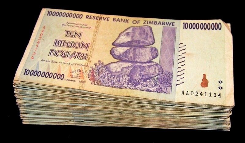 100  pcs x Zimbabwe 10 Billion Dollar banknotes -2008 currency