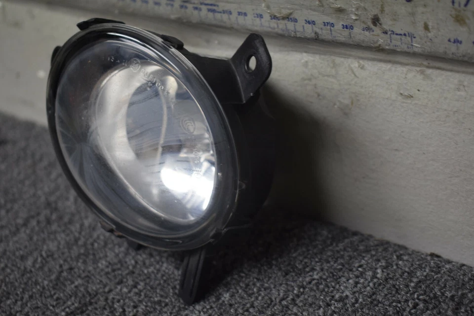 2015-2018 BMW M3 FOG LIGHT FACTORY OEM - Image 3 of 4