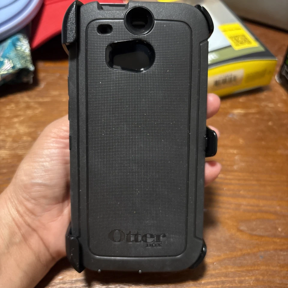 Funda HTC One M8 con fijación de cinturón Me en caja Foto 2 de 4