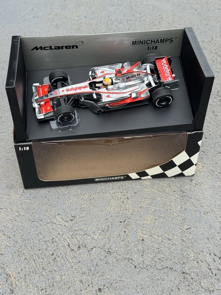 MINICHAMPS 1/18 Lewis Hamilton Vodafone McLaren Mercedes MP4-23 2008 Model - Image 3 of 4