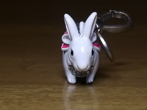 Juicy Couture Limited Edition Vintage 2012 White Enamel Pink Ribbon Rabbit Charm - Picture 7 of 12
