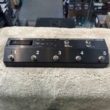 Sistema di commutazione effetti Boss ES-5 usato con scatola