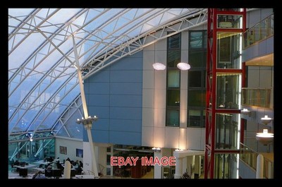FOTO BRADFORD DAS ATRIUM BRADFORD UNIVERSITY