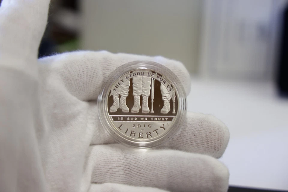 2010 American Veterans Disabled 4 Life 90% Silver Dollar Proof Coin Box & COA - Image 2 of 4