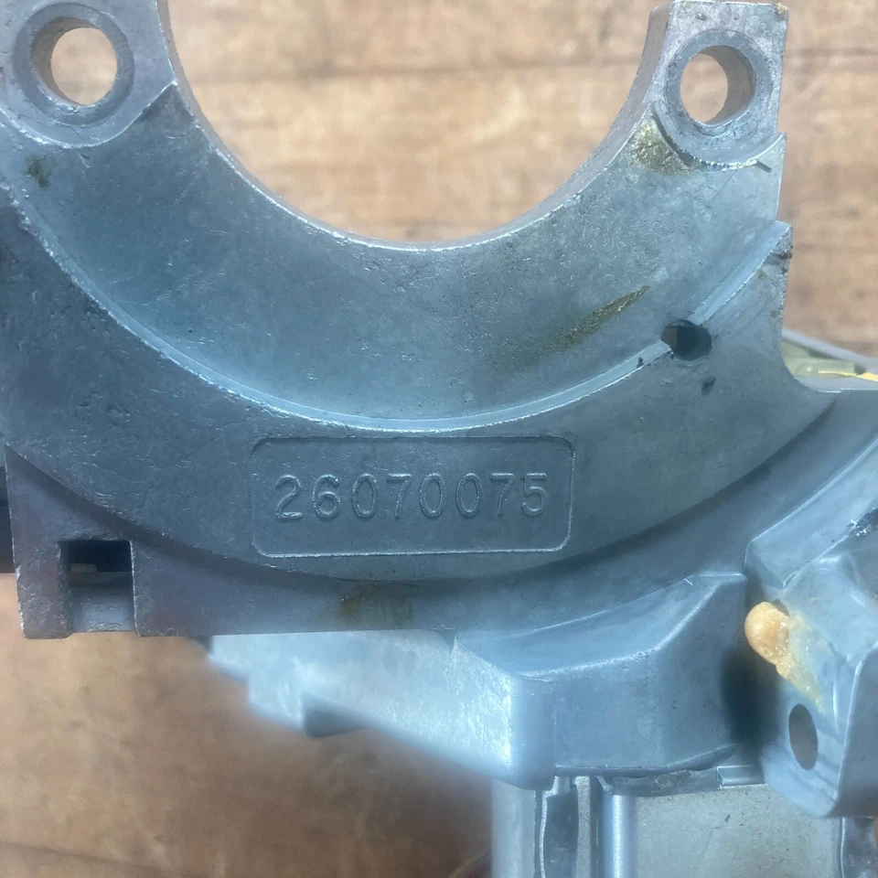 Chevrolet Tahoe 2003-2006 interruptor de bloqueo de encendido cilindro con llave 26070075 Foto 3 de 3