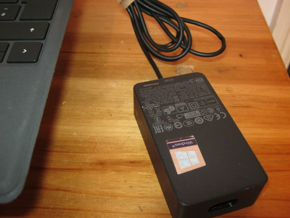 Microsoft Surface Pro 5/6 Core i5/i7 8GB to 16GB Ram, 128GB to 512GB SSD Tablets - Image 3 of 3