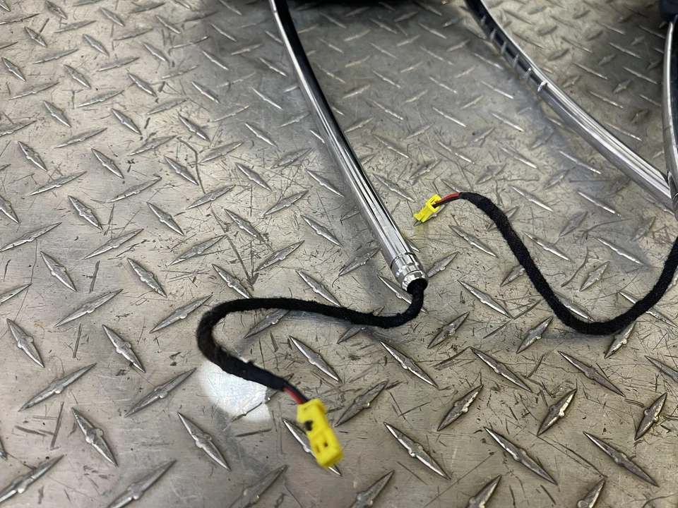 Mercedes Benz GL450 W164 2007-2009 reposacabezas delanteros diestros cuero fabricante original Foto 2 de 4