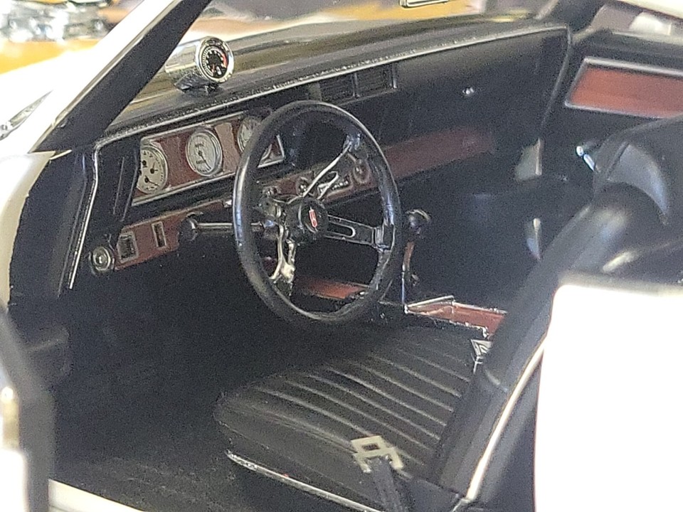 1:18 Acme 1972 Oldsmobile 442 Hurst Drag Outlaws Signed Linda Vaughn ...