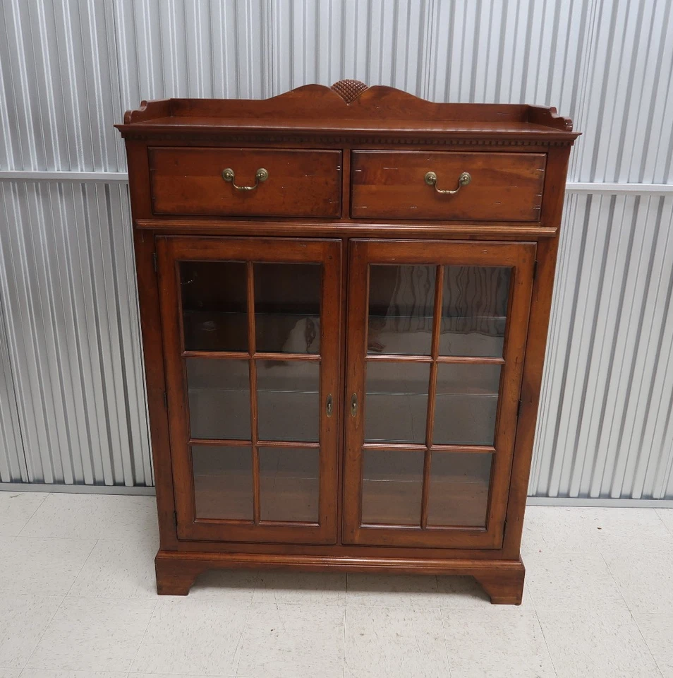 Vitrina Bob Timberlake cereza envejecida 2 puertas iluminada Foto 2 de 4