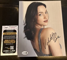 Violett Beane 8x10 Signed Photo Jessie Quick The Flash JSA Certified s757