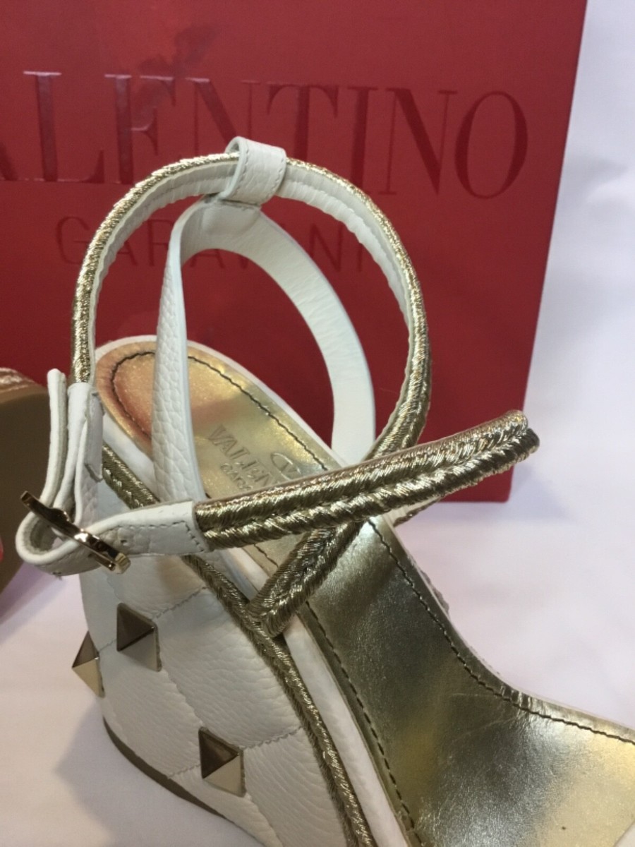 VALENTINO GARAVANI スタッズミュール ベージュ VALENTINO