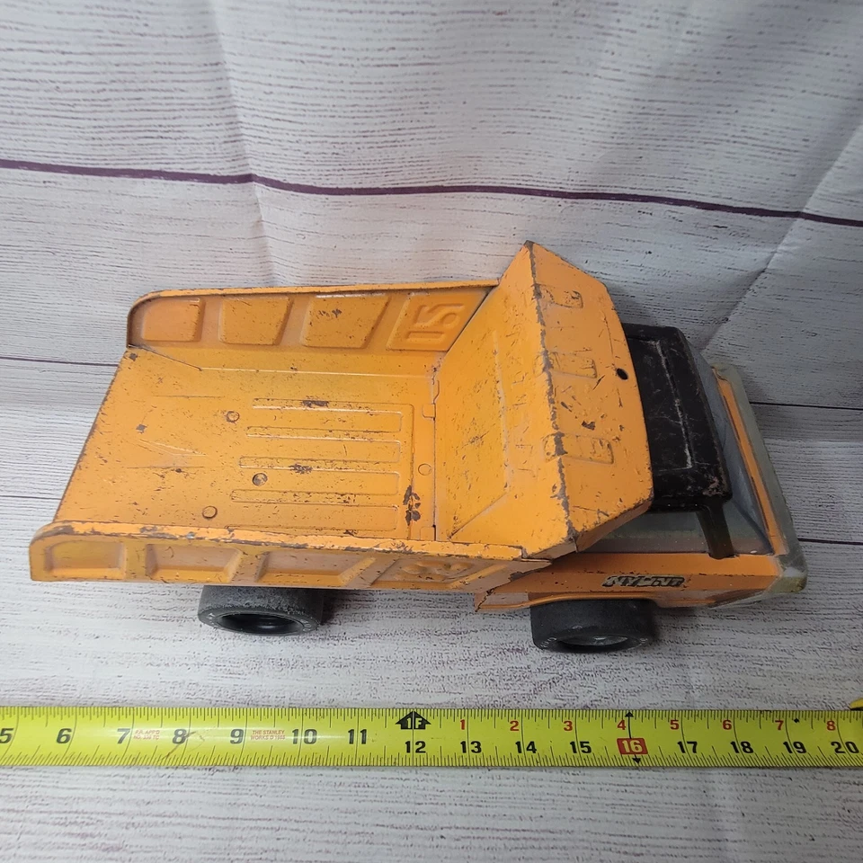 Vintage Nylint 400 12" Toy Dump Truck  Construction orange pressed steel - Image 4 of 4