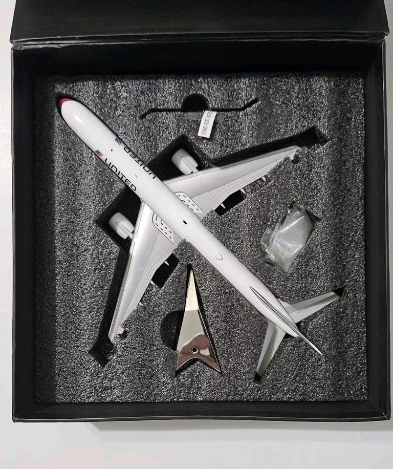 GEMINIJETS200 BOEING 757-200 UNITED AIR LINES VERY RARE - Image 2 of 4