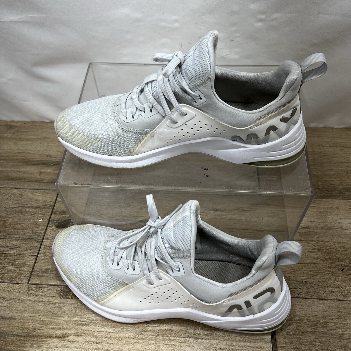 Nike Air Max Bella TR 3 Pure Platinum Metallic Silver mens Size 10 Nike Air Max Bella TR 3 Football Grey Bright Crimson W for  main image 3