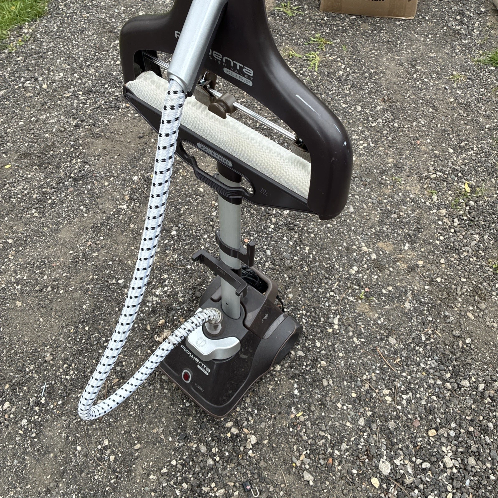 Rowenta Master Valet IS6300 Roll & Press Stand-Up Vertical Garment Steamer 1550W