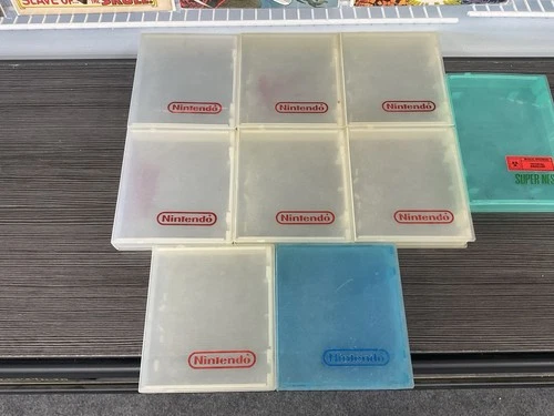 Lot of 9 Vintage OEM NES Nintendo Hard Clamshell Plastic Cases IC-004