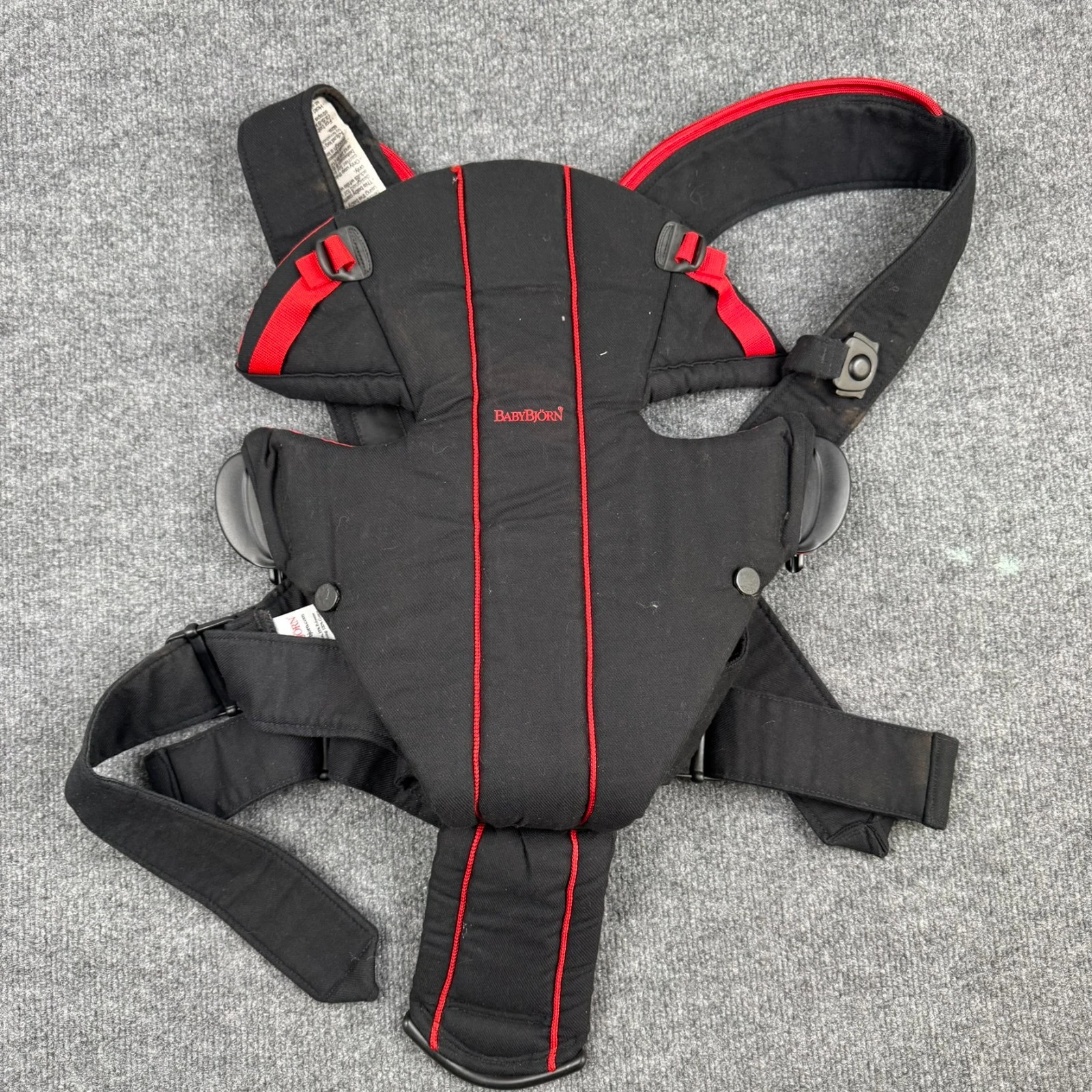 BabyBjörn Baby Carrier Black with Red Trim Unisex
Opens in a new window or tab