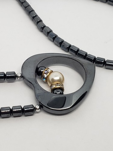 Vintage Hematite Pearl Heart Necklace Barrel Clast 22" Long 42.80g Estate... - Picture 4 of 7