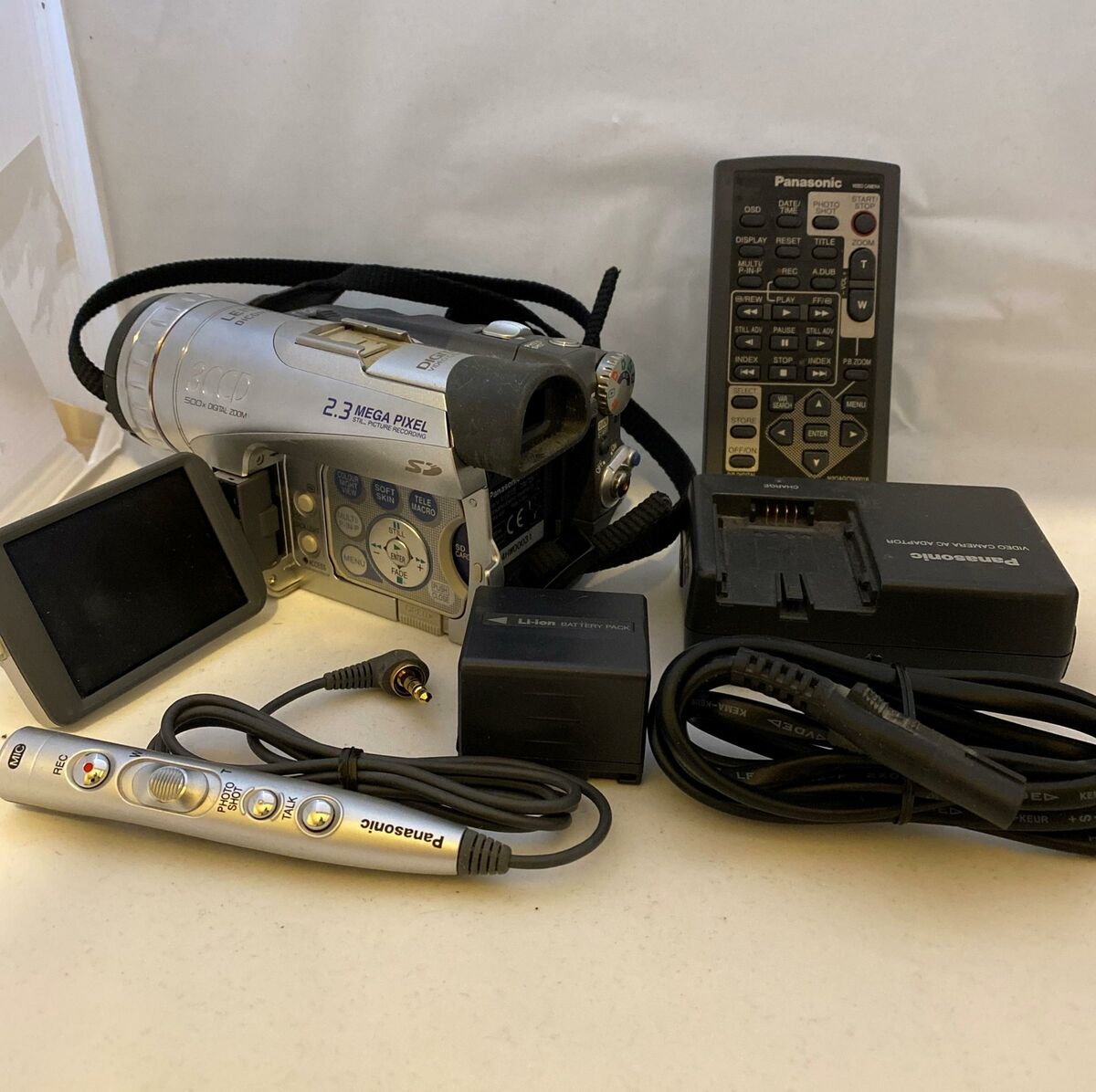 Panasonic Palmcorder PV-GS200 Mini DV Camcorder for sale Panasonic Palmcorder PV-GS200 Mini DV Camcorder for sale