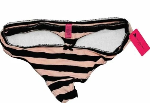 全新带标签 Betsey Johnson 罕见复古黑色/粉色带黑色花边 n 黑色蝴蝶结丁字裤 M — 第 2/4 张图片