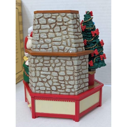 Vintage 1986 Enesco Small World of Music Box A Visit From Santa 551368 with box - Picture 5 of 10