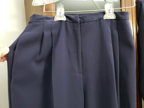 New Le Suit Women's 2 PC Lined Pant Suit Sz 10 Concord (Deep Plum) - Picture 6 of 6