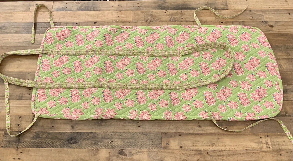 Green & Pink Quilted Garment Bag: Travel Luggage • Hanger Clothes • Dresses - Image 3 of 4