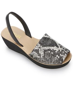 Kenneth Cole Reaction Fine Glass 9.5 Women's Black-White