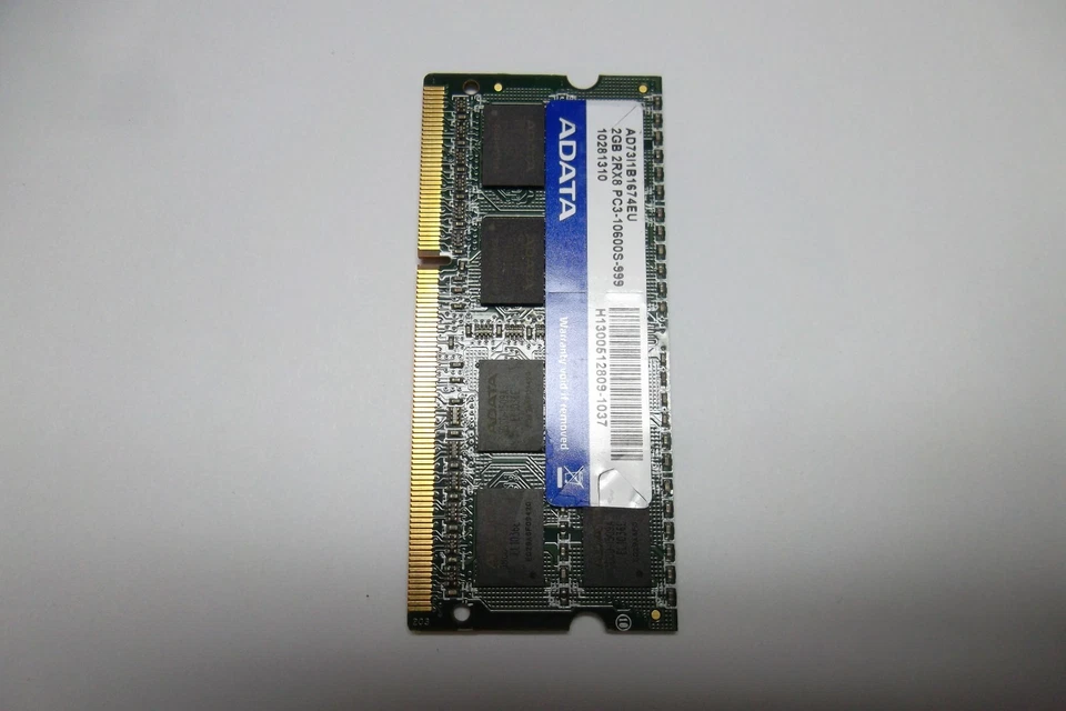 ADATA Notebook Memory 2GB 2Rx8 PC3-10600S 1333MHz 204-Pin CL9 UNB AD73I1B1674EU - Image 2 of 4