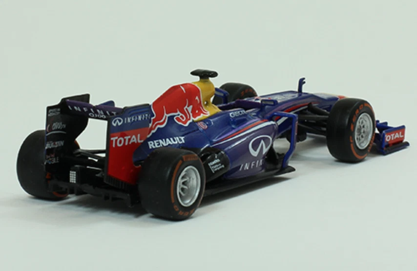 Red Bull RB9 Sebastian Vettel 2013 Rare Formula 1 F1 Diecast Car 1:43 - Image 3 of 3