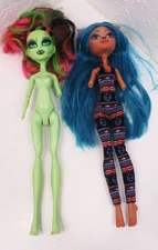 Lot Of 2 Monster High Dolls 2008 Isi Dawndancer 2008 Venus McFly Trap for Parts