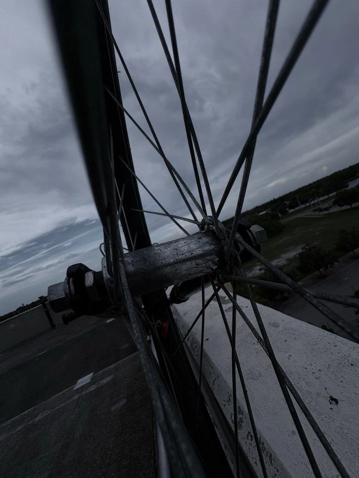 bicicleta de montaña vertical Foto 3 de 4