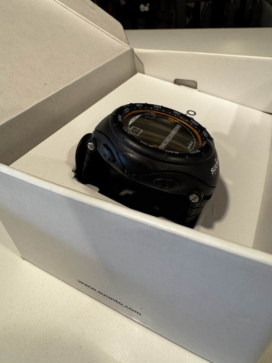 Suunto Vector X Black Watch- Altimeter Barometer Compass Suunto Vector X Black Watch- Altimeter Barometer Compass