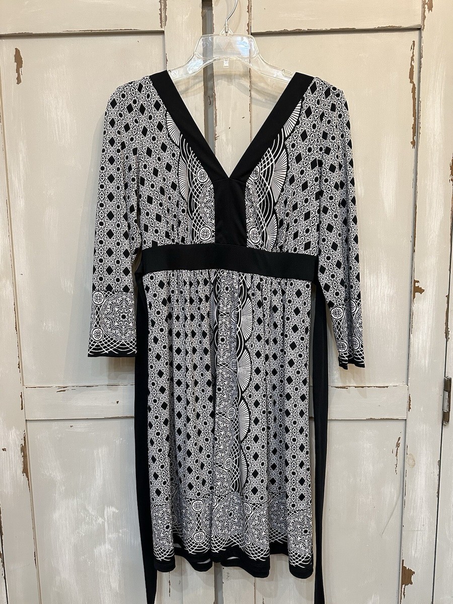 Eci NY Black & White V Neck Knit Dress Empire Waist Geometric Design Sz S