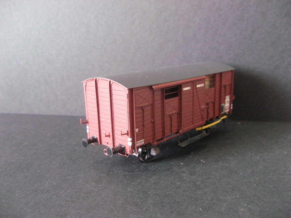 Wagon Couvert HAXO Rouge – Laiton, Kit Monté, échelle AMF87, Modèle Réduit Train