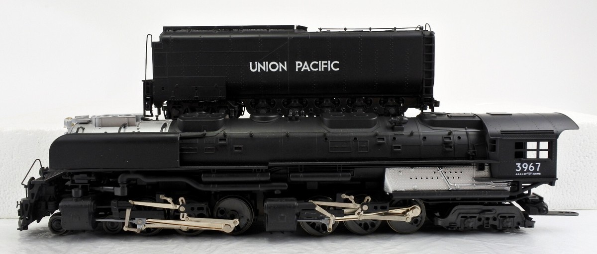 RIVAROSSI HO SCALE 1591 UNION PACIFIC 4-6-6-4 CHALLENGER RIVAROSSI HO SCALE 1591 UNION PACIFIC 4-6-6-4 CHALLENGER