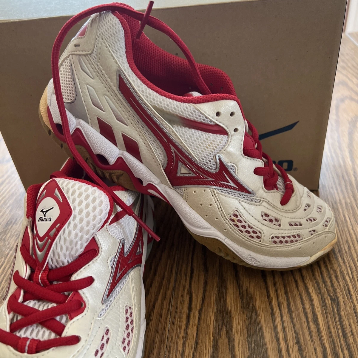 Mizuno Wave spike 10 Size 7 Red white