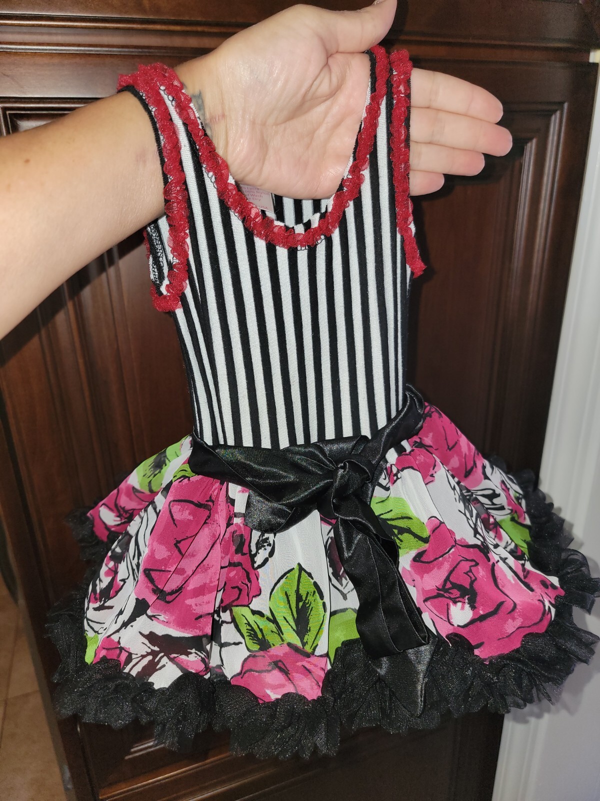 Picture 1 of 4
