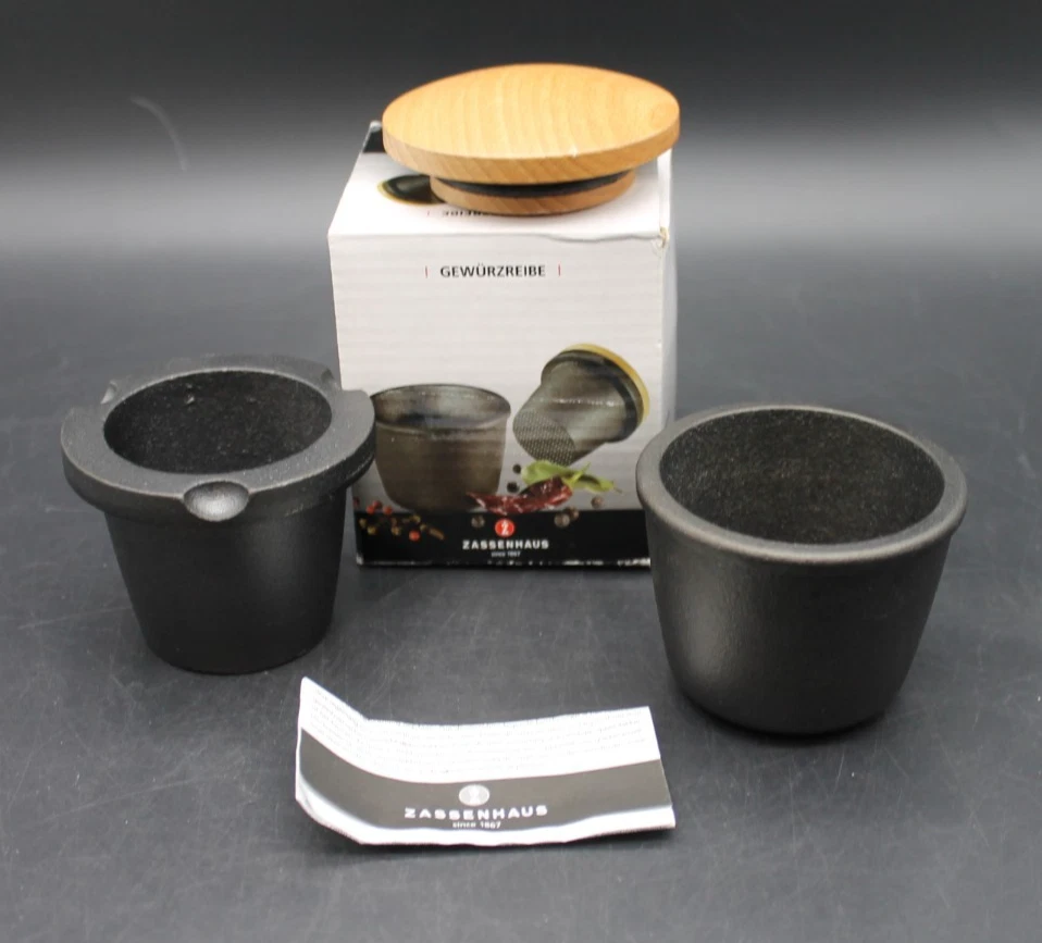 Zassenhaus Gewürzreibe Spice Grinder Mortar & Pestle Set w/ Beech Lid New
Opens in a new window or t