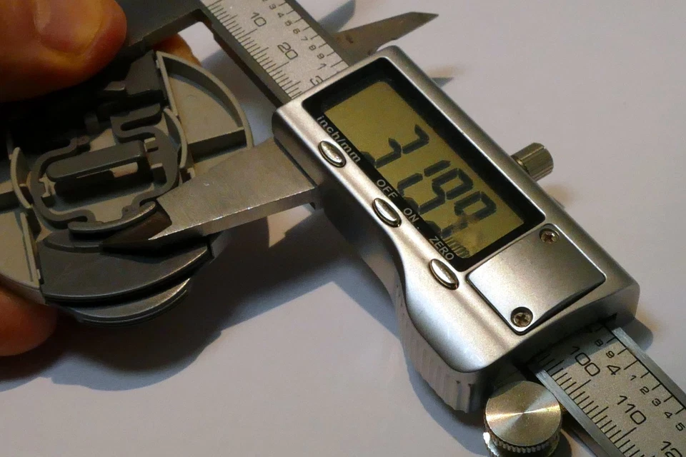 32mm Front Lens Cap with keeper string for Fuji Finepix 3800 3.2 Megapixel Digit - Image 4 of 4