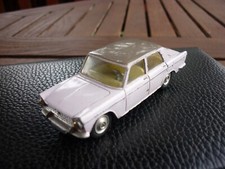 CORGI TOYS 232. Fiat 2100. Lilas. Made in GB. Années 60.