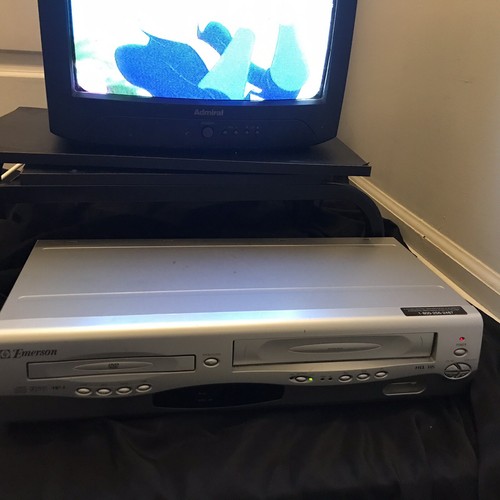 Emerson Model EWD2203 DVD/VCR Combo Player As Is Repair VHS Works Dvd