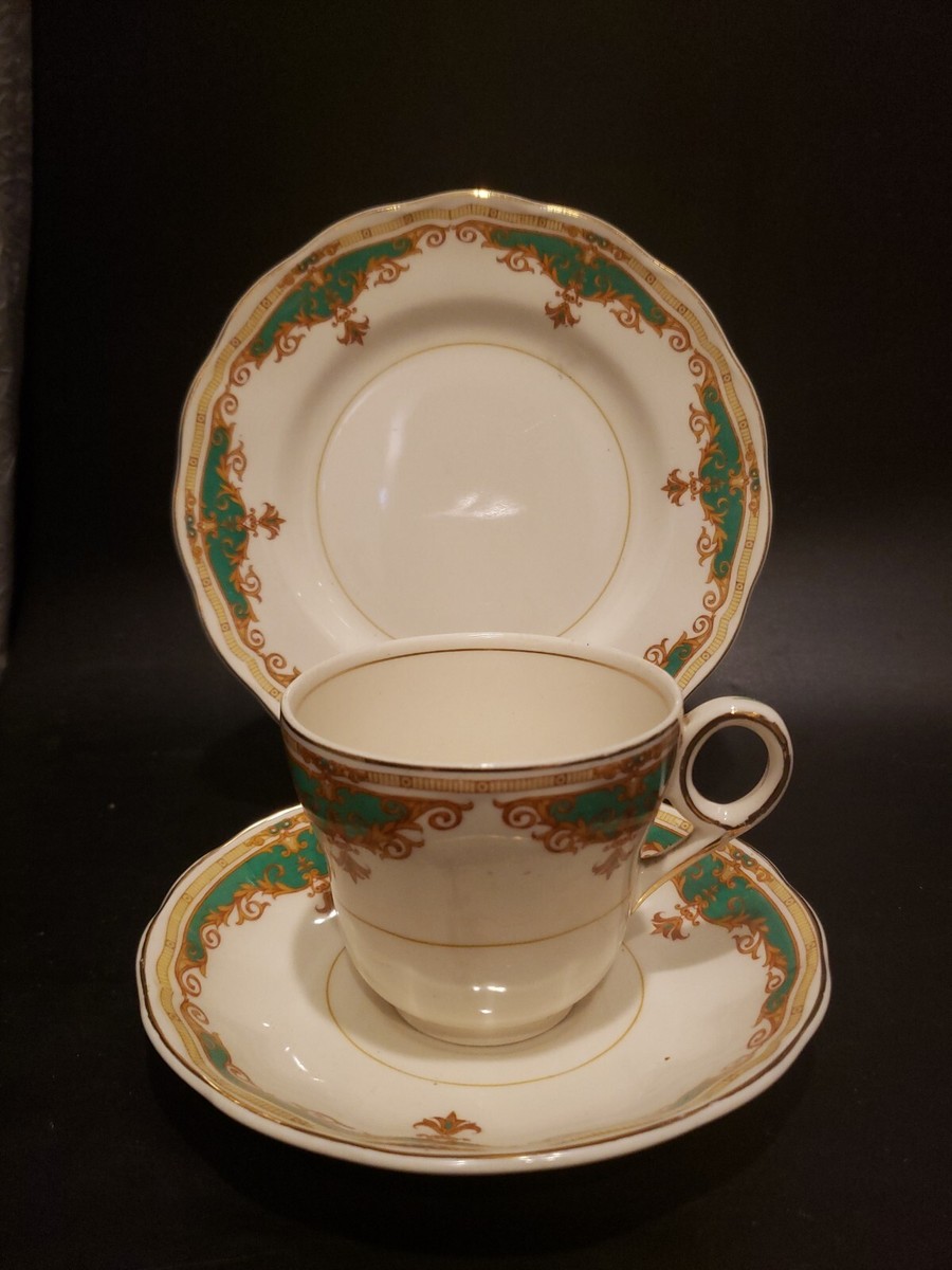 アンティーク食器GrindleyEnglandCream Petalオーバル大皿 RARE GRINDLEY England CREAM PETAL PAULETTE Trio - Cup Saucer Salad