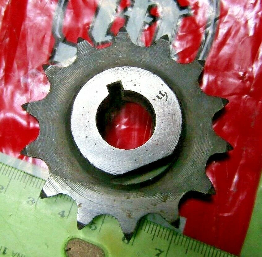 Piñón de accionamiento de 14 dientes Montesa Cota 80 123 Trials p/n 2863.046 NOS 28M 1972-82 Foto 4 de 4